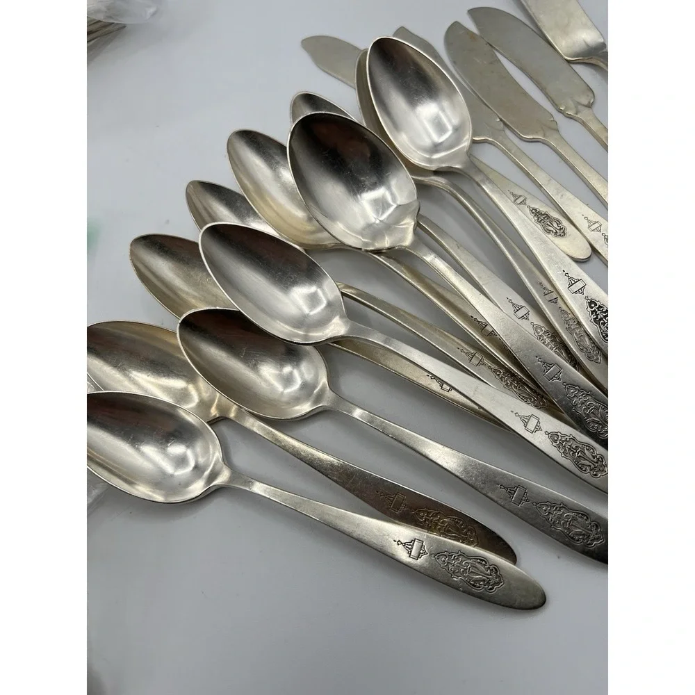 64 Pc ONEIDA BIRD of PARADISE COMMUNITY PLATE 1923 SILVERWARE Forks Knives Spoon